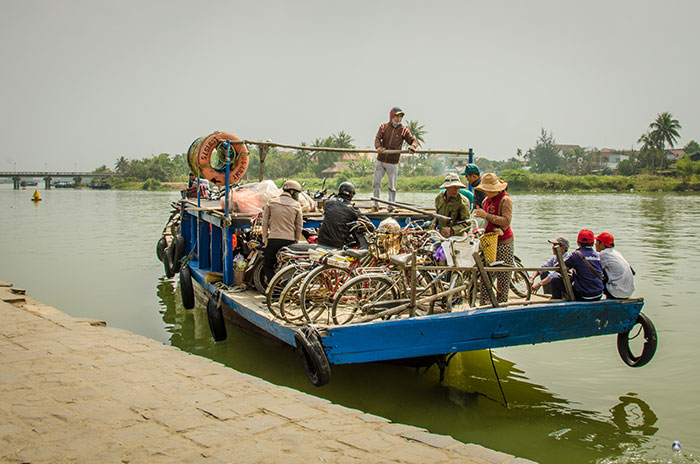 bigstock-Crowded-ferry-transports-peopl-84591782_web