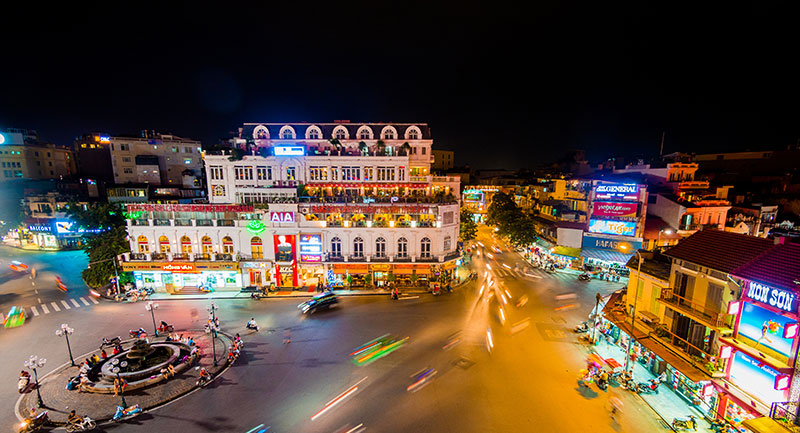 hanoi-guide-city-night-i523822714