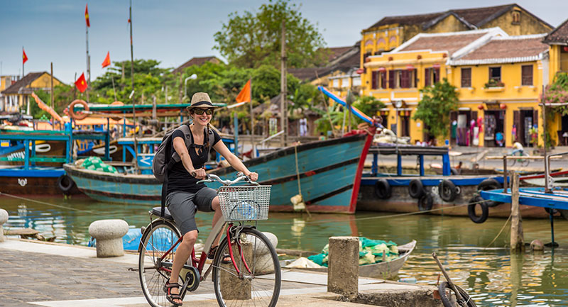 hanoi-guide-cycling-i483080523